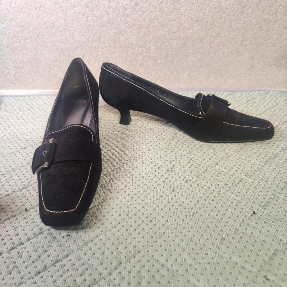 Stuart Weitzmann suede pumps